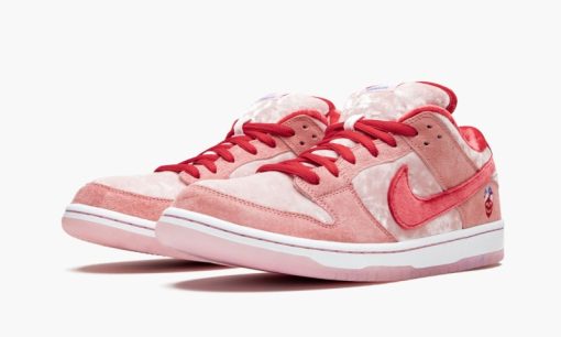 SB Dunk Low Pro StrangeLove