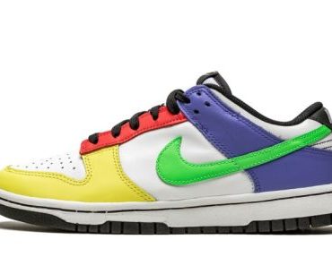 Dunk Low WMNS Green Strike