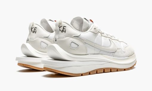 VaporWaffle Sacai – Sail