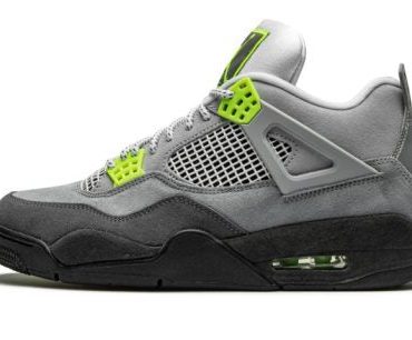 Air Jordan 4 Retro SE Neon