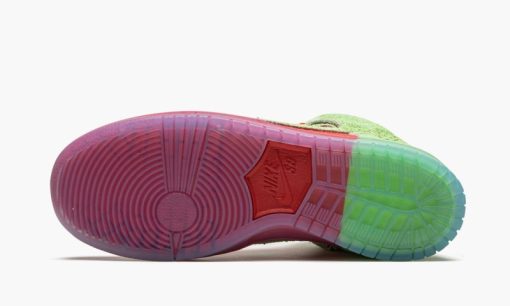 SB Dunk High Strawberry Cough