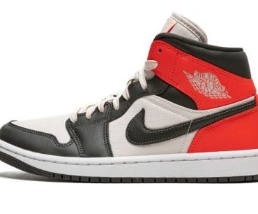 WMNS Air Jordan 1 Mid SE Newsprint