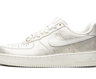WMNS Air Force 1 '07 Swan