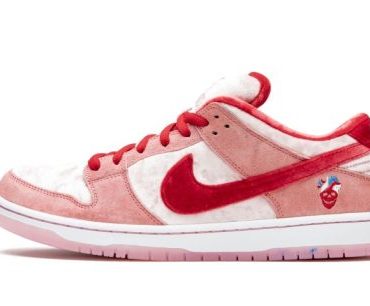 SB Dunk Low Pro StrangeLove