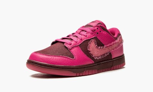 Dunk Low WMNS Valentine's Day