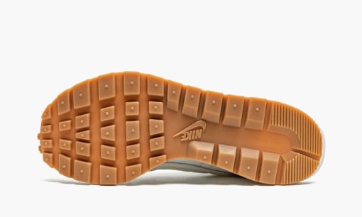 VaporWaffle Sacai – Sail