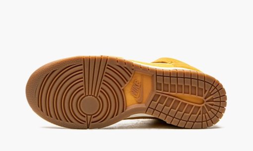 WMNS Dunk High First Use – University Gold