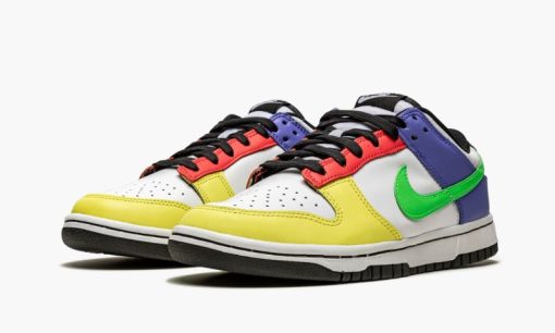 Dunk Low WMNS Green Strike