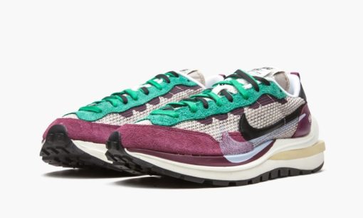 VaporWaffle Sacai – Villain Red / Neptune Green