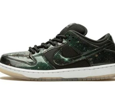 SB Dunk Low TRD QS GALAXY