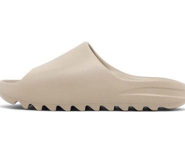 Yeezy Slides Pure