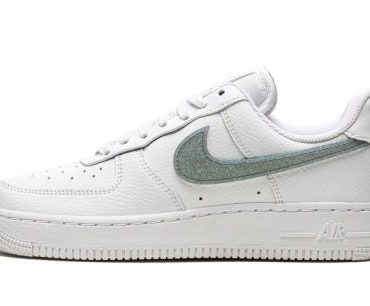 W Air Force 1 '07 ESS Glitter Swoosh