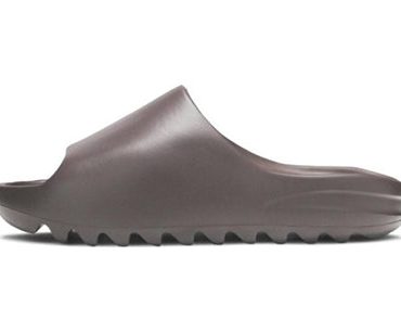 Yeezy Slides 'Soot'
