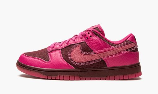 Dunk Low WMNS Valentine's Day